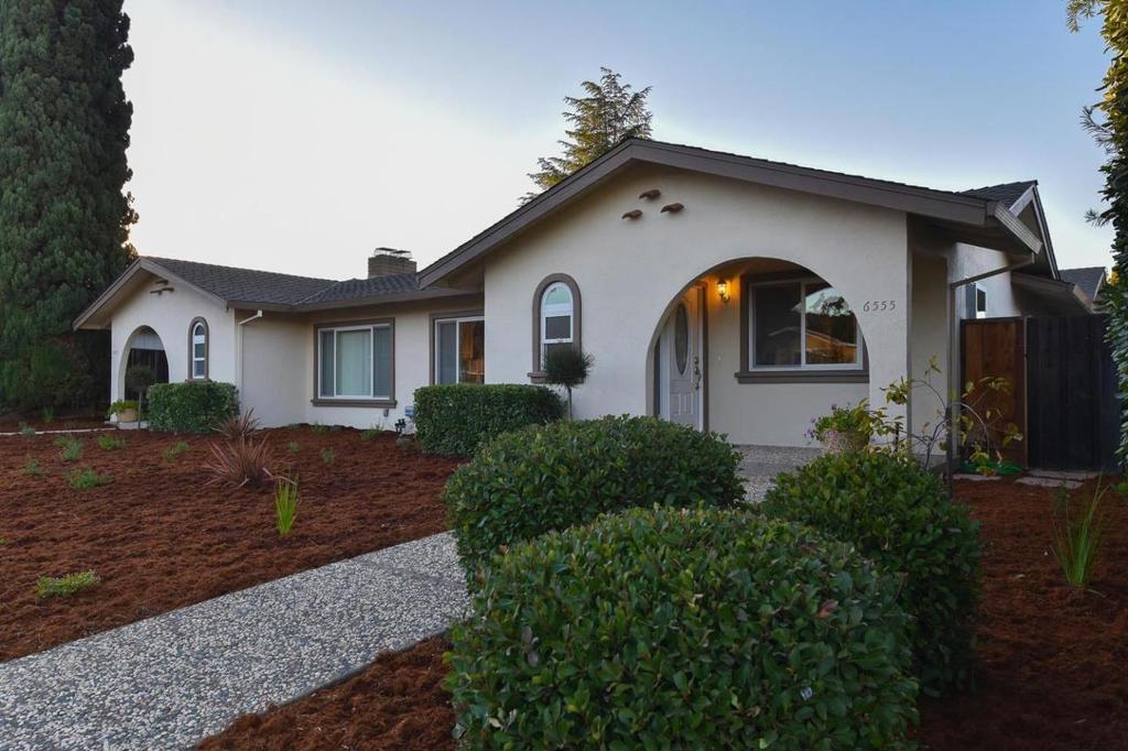 Welcome to this stunning property located in the heart of San Jose. This expansive home spans 3,762 square feet and is set on a generous 11,400 square foot lot. The kitchen is a chefs delight, equipped with electric cooktop, granite countertops, dishwasher, exhaust fan, garbage disposal, hood over range, electric oven, and refrigerator. The open beam ceiling adds a touch of character to the home's versatile interior spaces. For comfort, the house features carpet and laminate flooring and is climate-controlled with central forced air - gas cooling and heating. Cozy up to the fireplace on cooler evenings. Laundry convenience is addressed with washer/dryer available in some units. The property includes an impressive four garage spaces for ample storage and parking. Located within the San Jose Unified School District, this home offers access to local educational institutions. Experience the perfect blend of space and amenities in this San Jose gem.