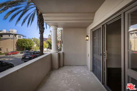 Photo of 851 N San Vicente Boulevard #102, West Hollywood, CA 90069 (MLS # 26873563)