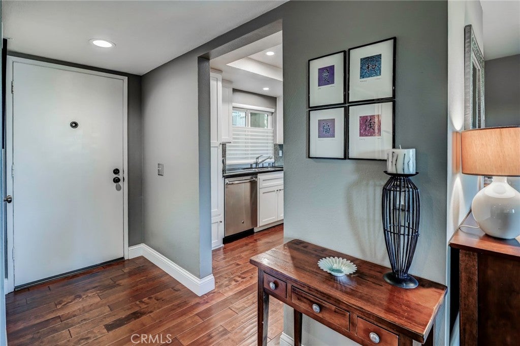 2516 E Willow 203