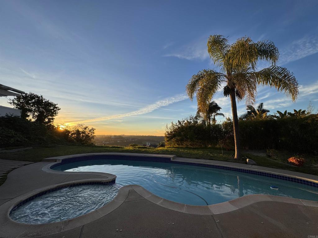 2518 Unicornio Street