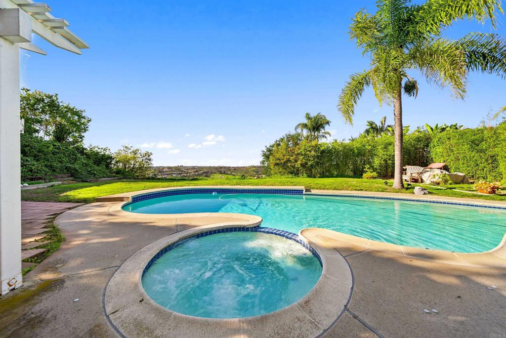 2518 Unicornio Street