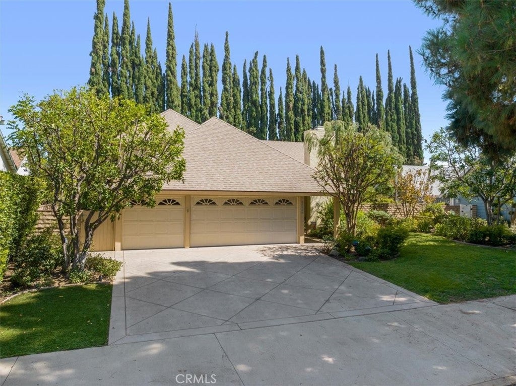 8324 Sale Avenue