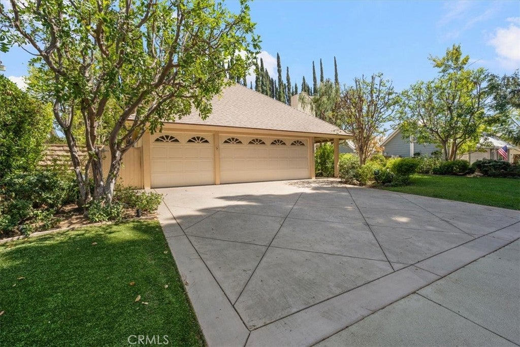 8324 Sale Avenue
