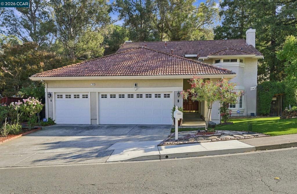 109 Costanza Dr