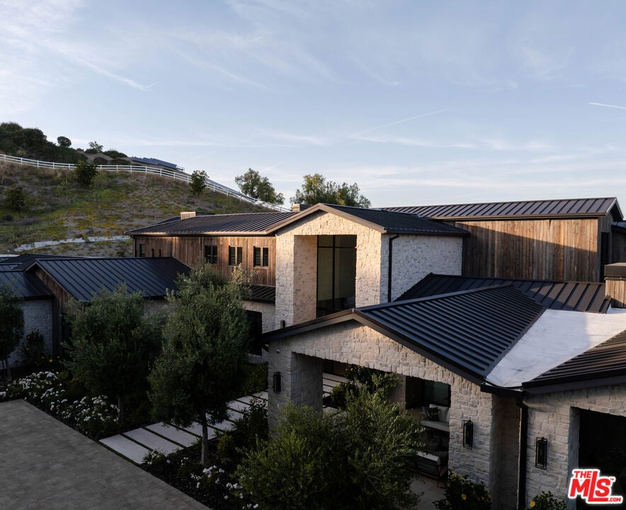 24255 Bridle Trail Road