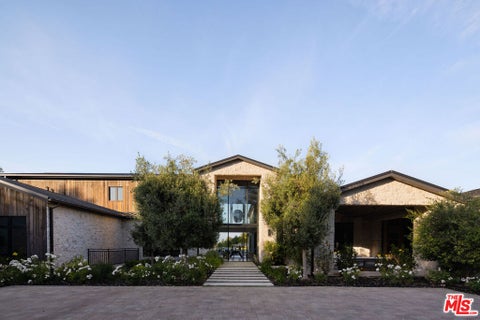 Photo of 24255 Bridle Trail Road, Hidden Hills, CA 91302 (MLS # 26848995)