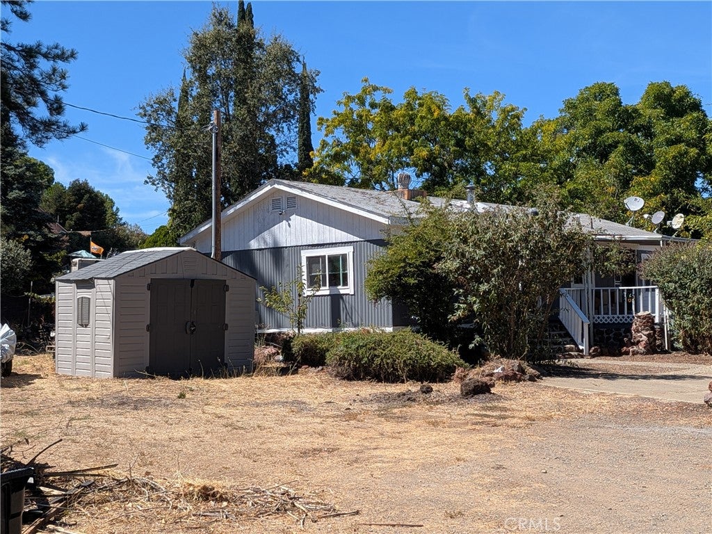 5255 Lakeshore