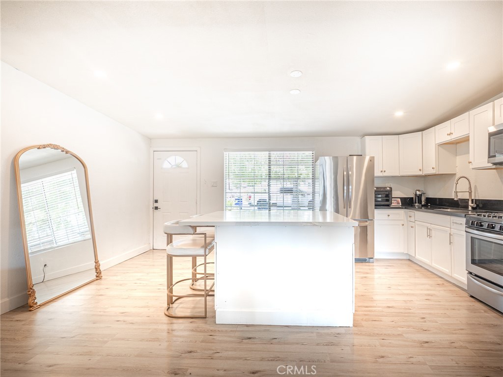649 W w ramona Drive