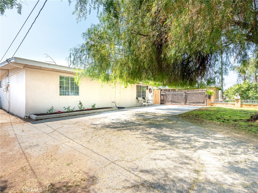 649 W w ramona Drive