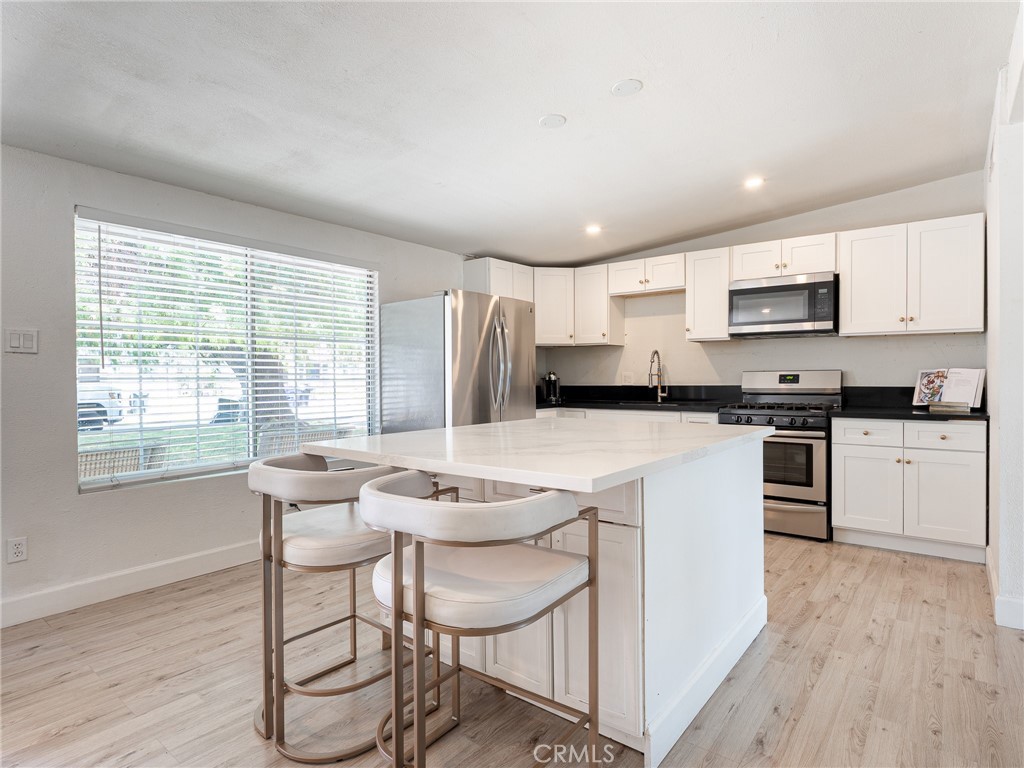 649 W w ramona Drive