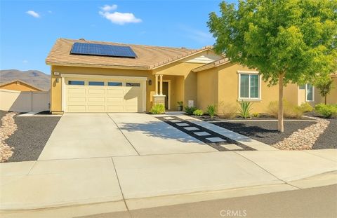 Photo of 1433 Chardonnay Pl, San Jacinto, CA 92582 (MLS # TR25239092)