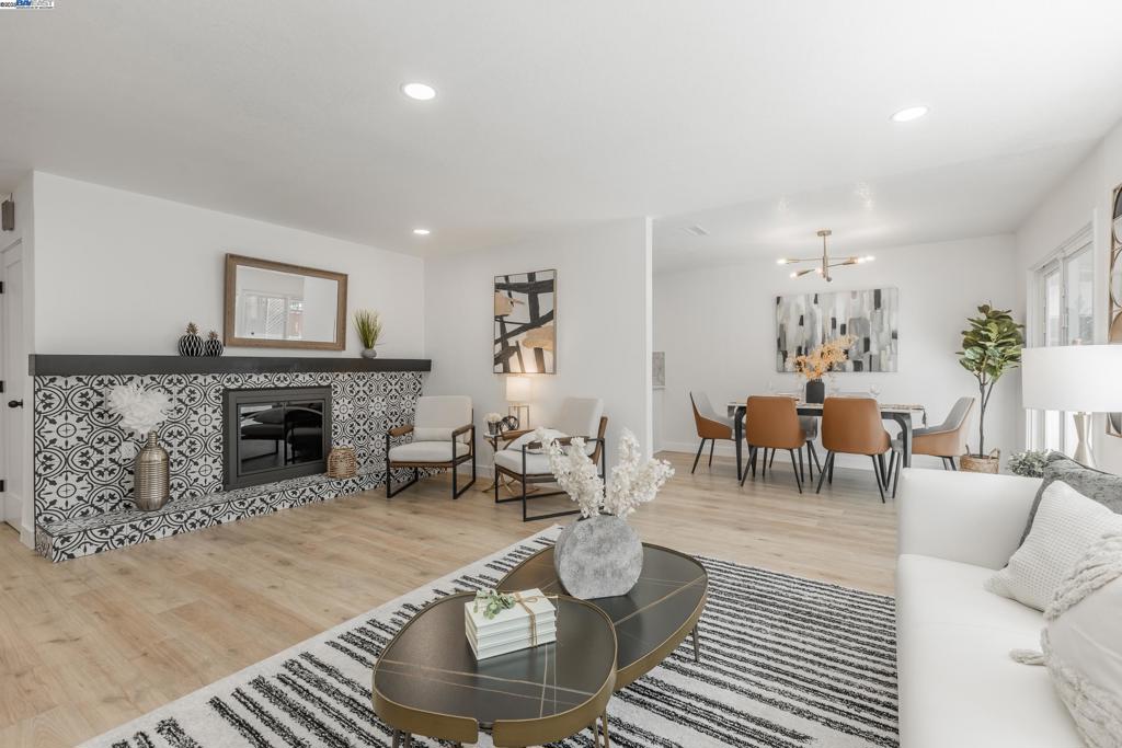 Properties 1 1330 Juliet Ct