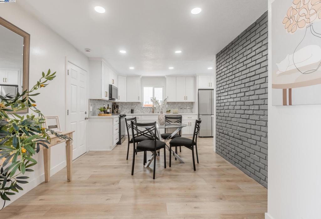 Properties 4 1330 Juliet Ct