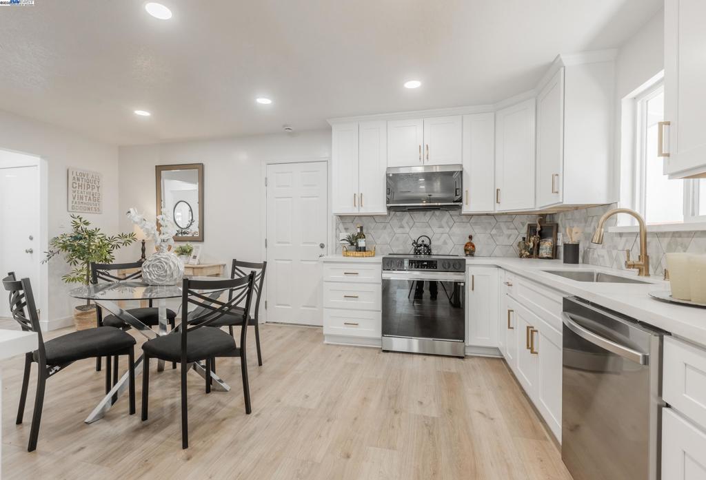 Properties 2 1330 Juliet Ct