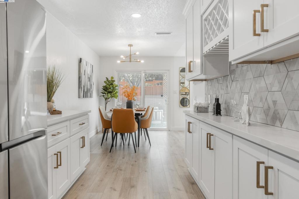 Properties 3 1330 Juliet Ct