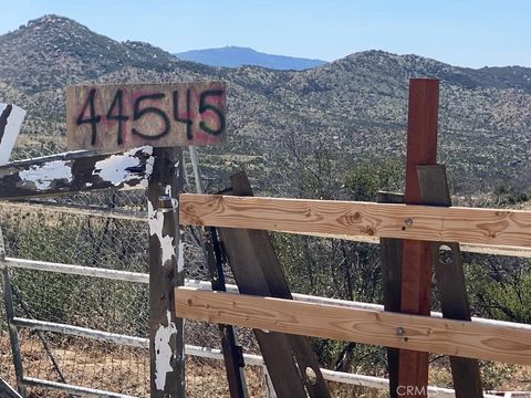 Photo of 44545 Bonny Ln, Aguanga, CA 92536 (MLS # AR26078271)