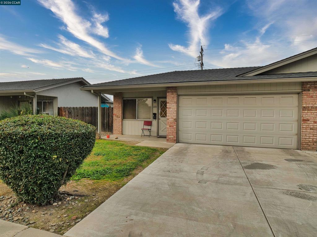 221 Kingston Lane