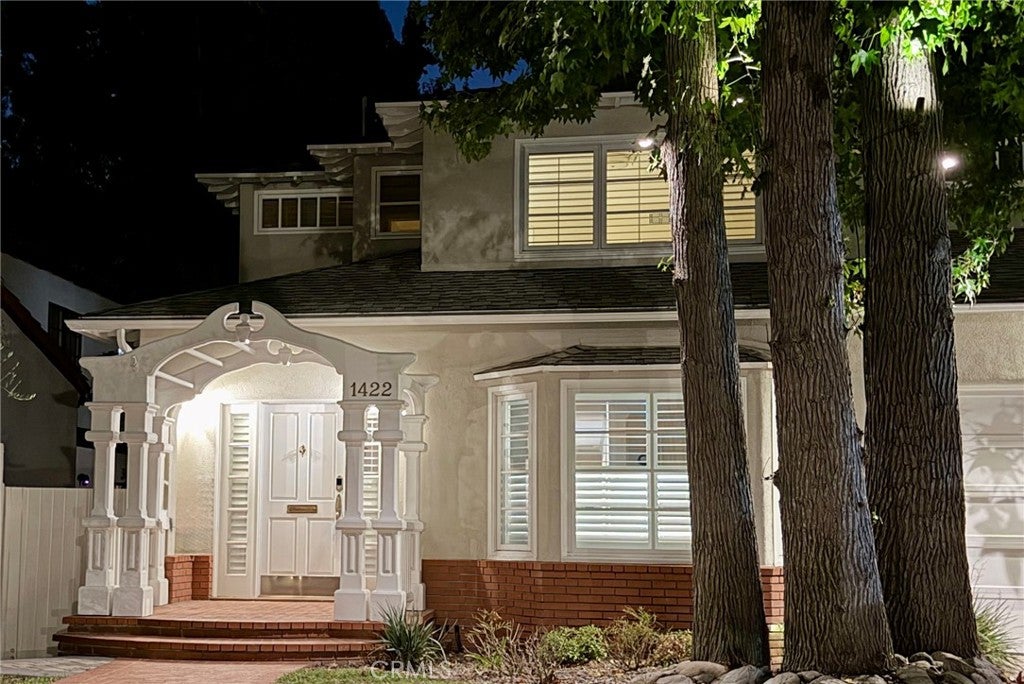 1422 La Loma