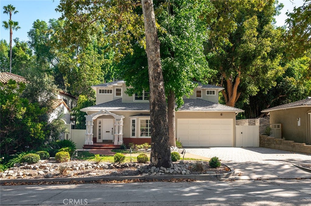1422 La Loma