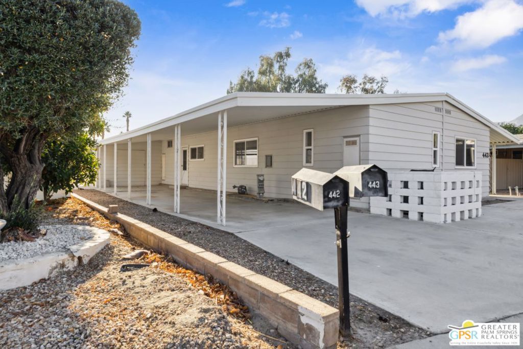 Date Palm Country Cl - Manufactured In Park