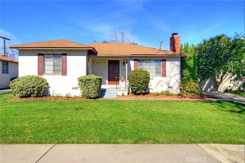 Photo of 14645 La Maida Street, Sherman Oaks, CA 91403 (MLS # SR25251913)