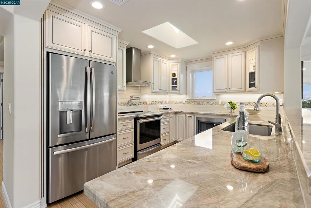 ROSSMOOR - Residential