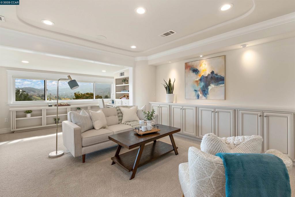 ROSSMOOR - Residential