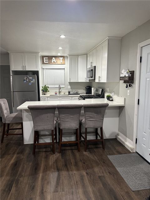 Tiny photo for 7845 Sausalito Ave, West Hills, CA 91304 (MLS # SR26092518)