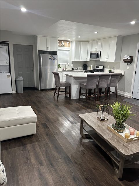 Tiny photo for 7845 Sausalito Ave, West Hills, CA 91304 (MLS # SR26092518)