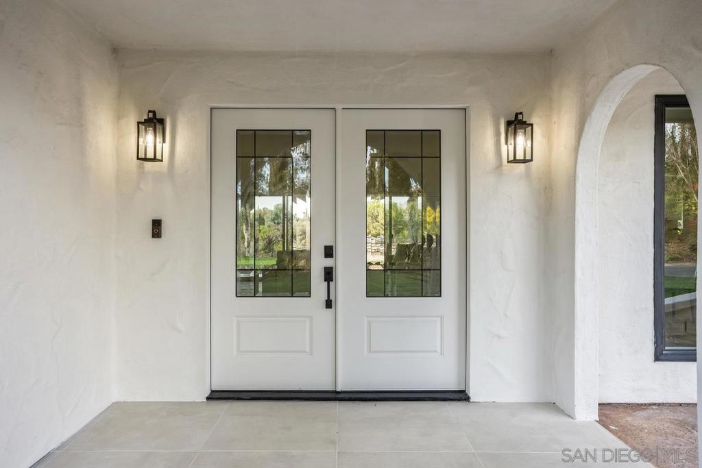 7234 Via Mariposa Sur