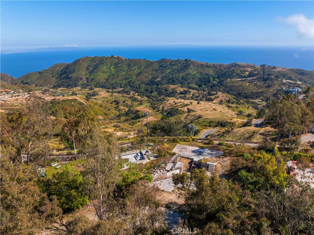 21135 Saddle Peak