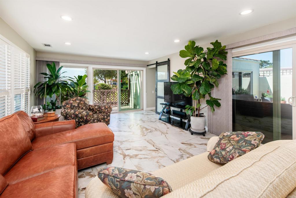 3621 Vista Campana S 64