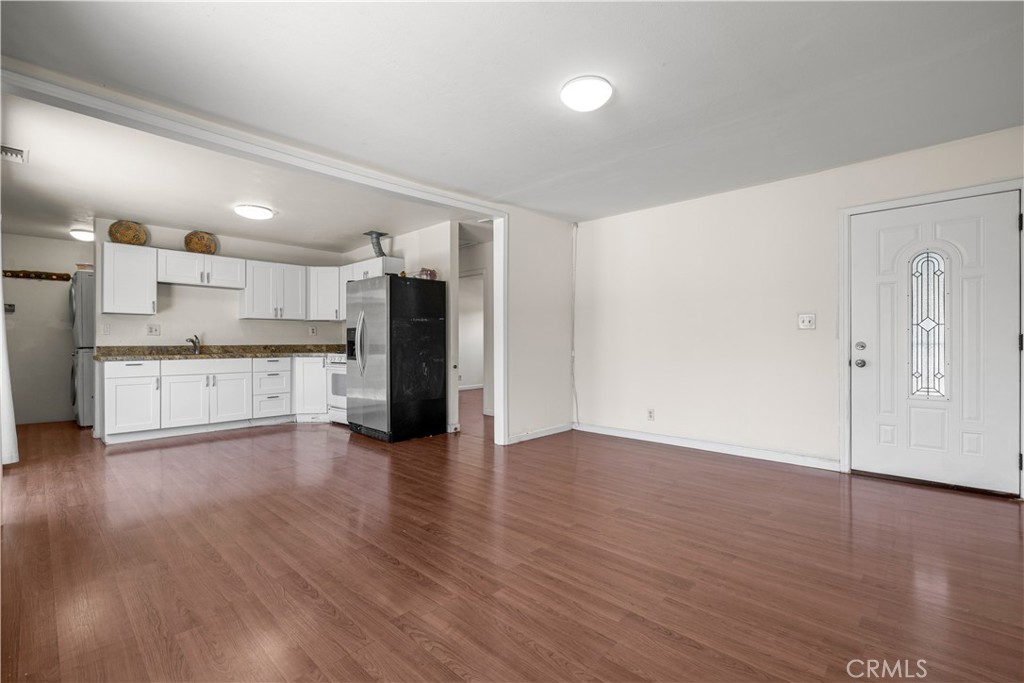2135 Glenroy