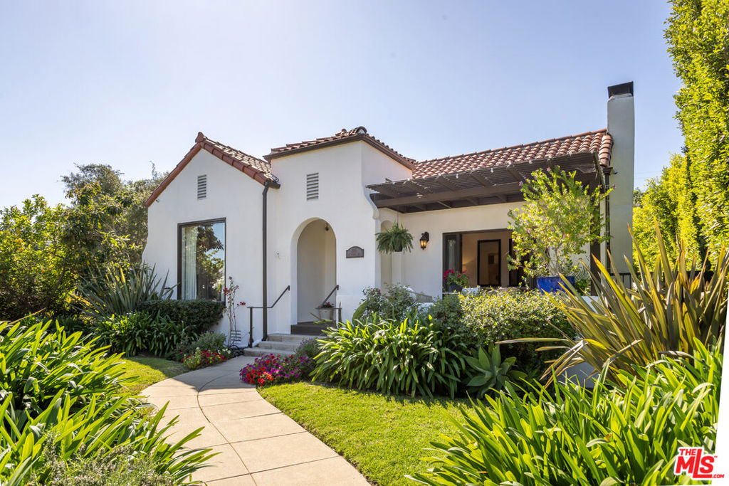 445 N Lucerne Boulevard