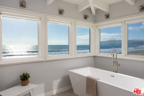 Tiny photo for 1448 Nathan Lane, Ventura, CA 93001 (MLS # 26988931)