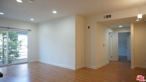 Photo of 2311 W 10th Street #203, Los Angeles, CA 90006 (MLS # 26996685)