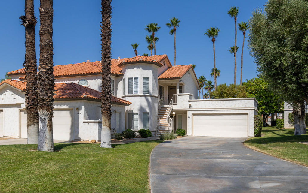 290 Vista Royale Circle W