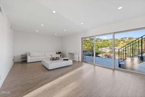 Tiny photo for 542 Valley View Way, Ventura, CA 93003 (MLS # V1-34454)