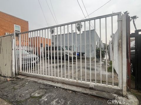 1636 Pacific Long Beach CA 90813