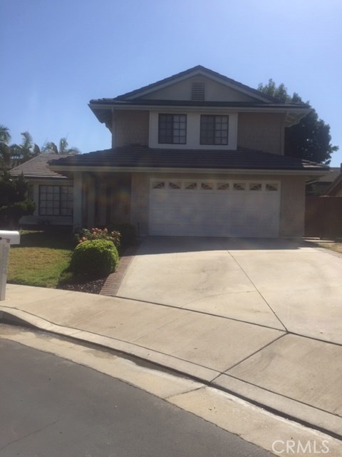 "Coyote Estate" two story single family house on a quiet Cul-de Sac location. New paint in & out, hardwood floor on downstairs.
Recessed lights & granite counter top in the kitchen. Low maintain back yard.
Enjoy the community pools & Tennis court.