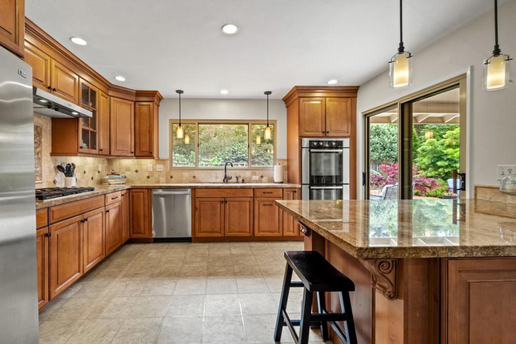 2811 Forest Lodge Road