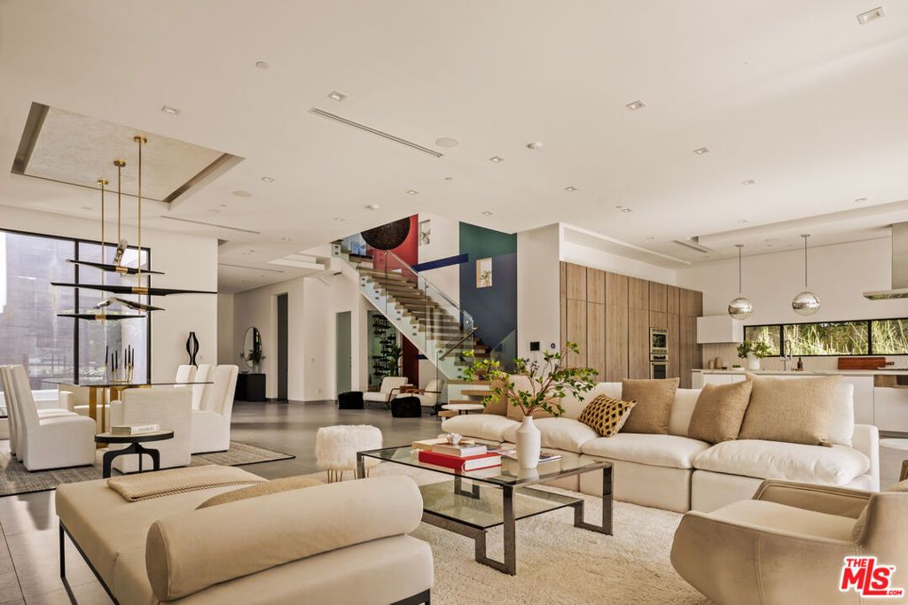 Photo of 4445 Camellia Avenue, Studio City, CA 91602 (MLS # 25589417)