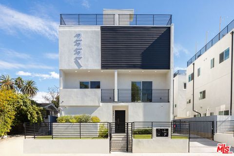 Photo of 222 N Coronado Street, Los Angeles, CA 90026 (MLS # 26632567)