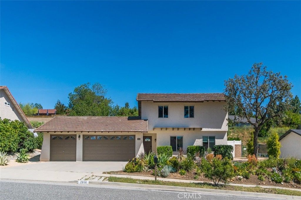 Photo of 2936 Rollings Ave, Thousand Oaks, CA 91360 (MLS # SR26062681)