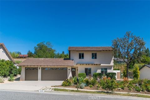 Photo of 2936 Rollings Ave, Thousand Oaks, CA 91360 (MLS # SR26062681)