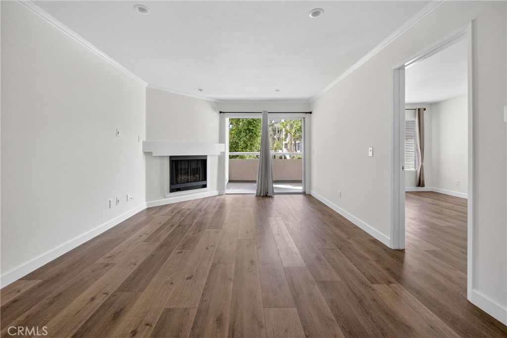 5520 Owensmouth Avenue 103