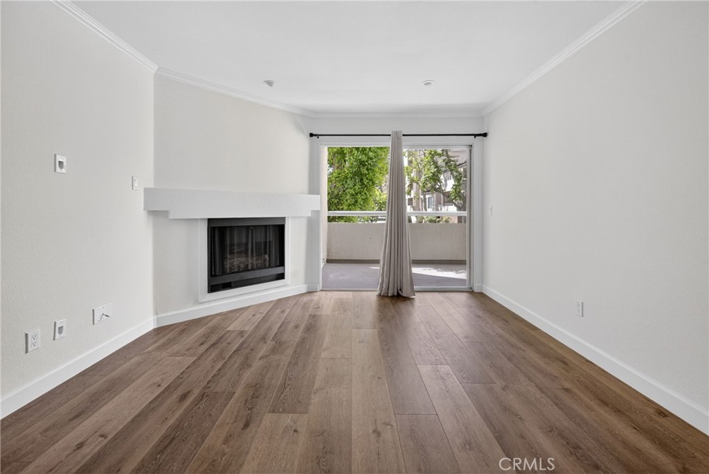 5520 Owensmouth Avenue 103