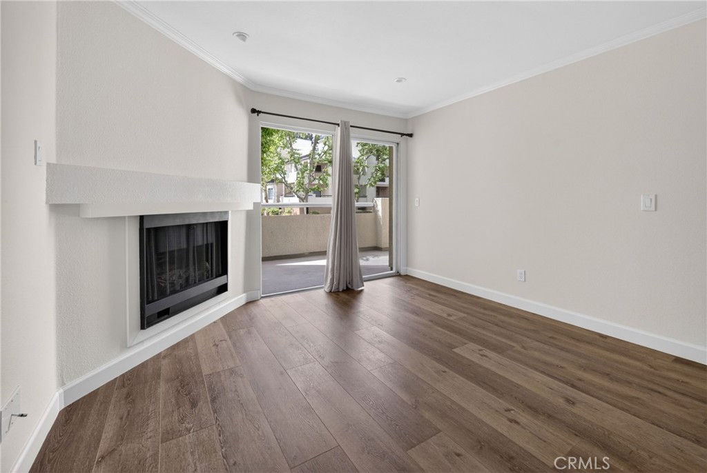 5520 Owensmouth Avenue 103