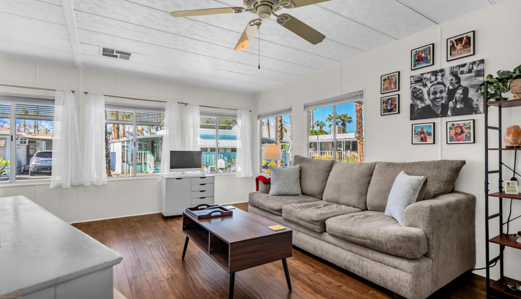 Royal Palms - Manufactured In Park