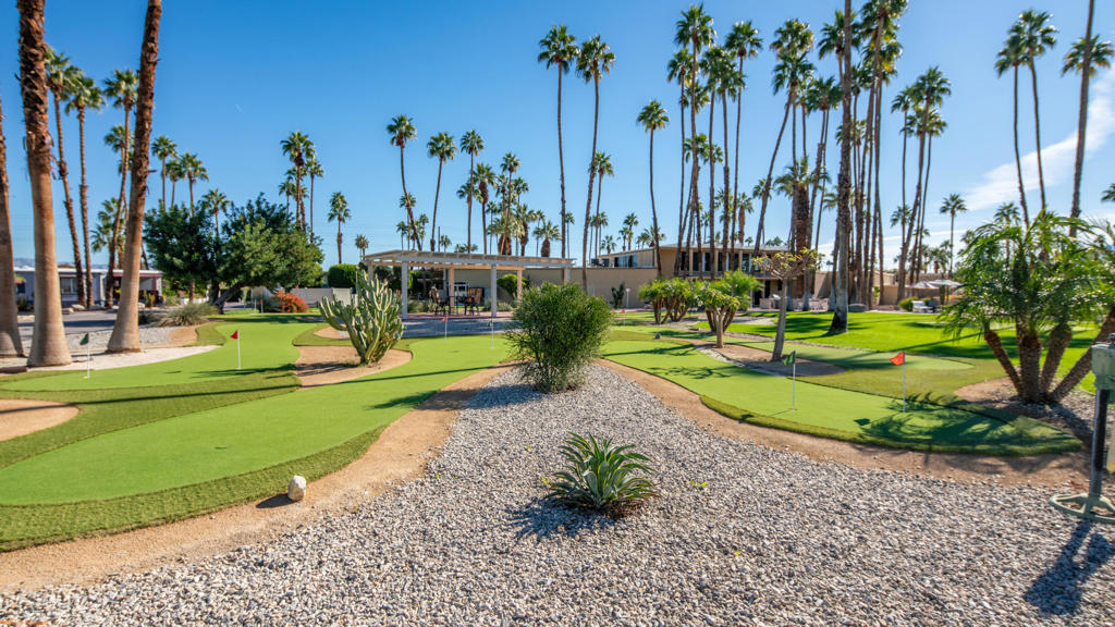 Royal Palms - Manufactured In Park